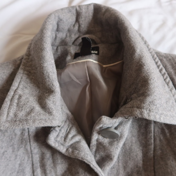 H&M ● Grey Peacoat ● Size 6 - Picture 3 of 8